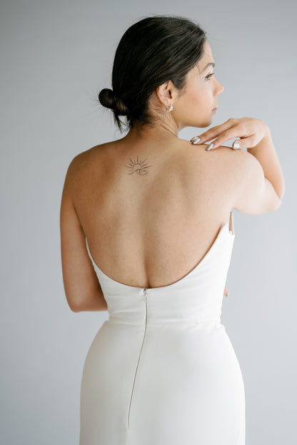 Close up view of Vicki in crepe