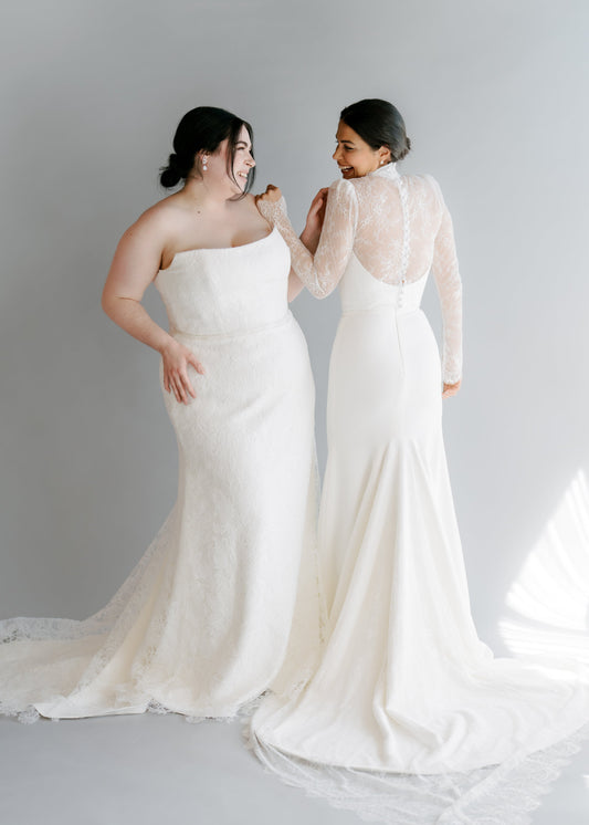 2 models wearing the Vicki dress, one in lace and one in crepe with the Gwen topper
