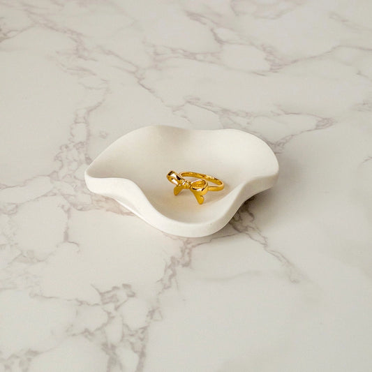 Organic Curvy Ring Dish