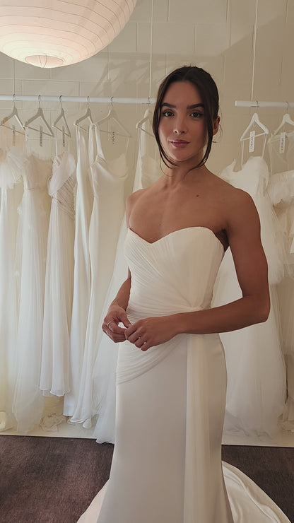 Elysian by Ouma, Shown Srapless Soft Sweetheart